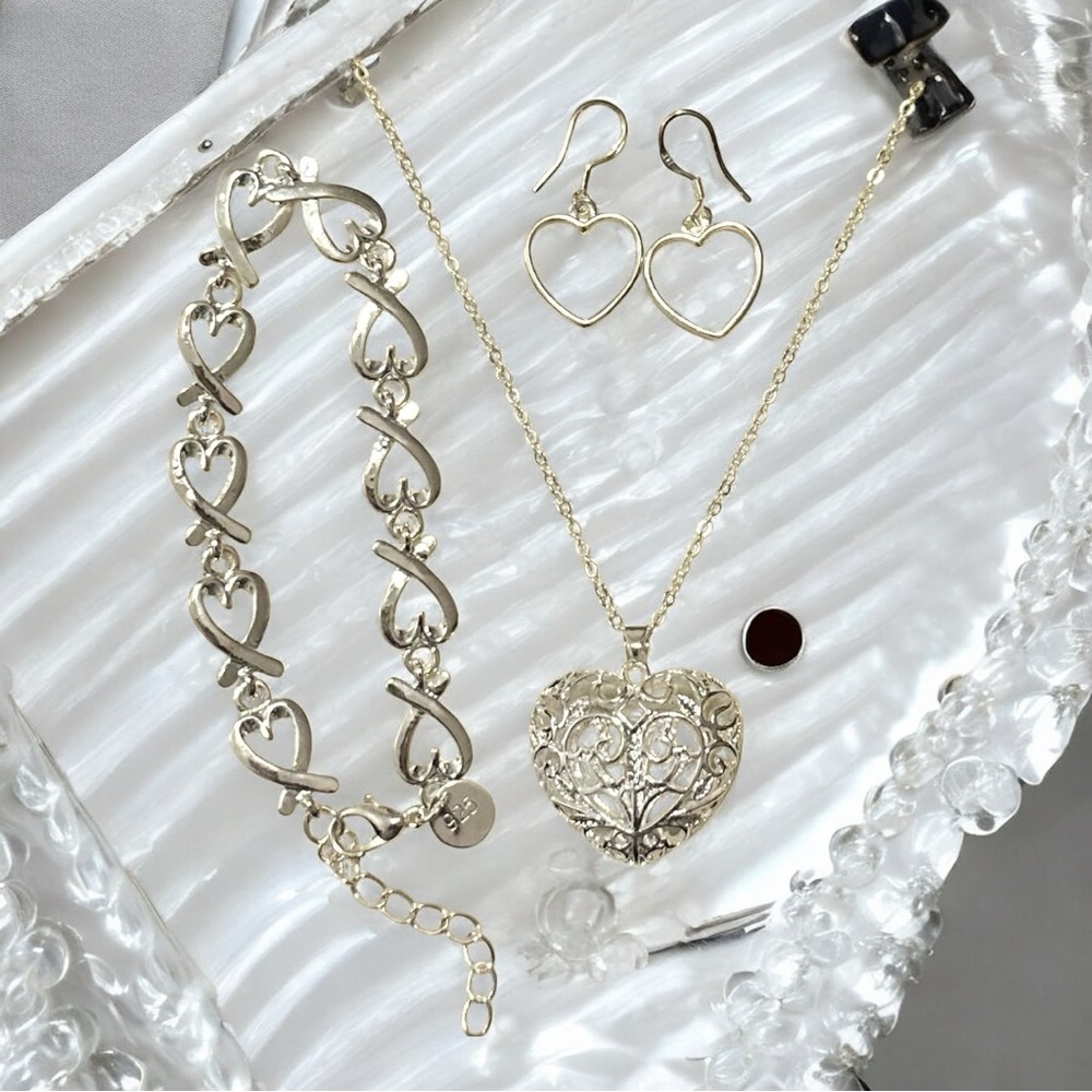Elegant Gold Heart Jewelry Set
